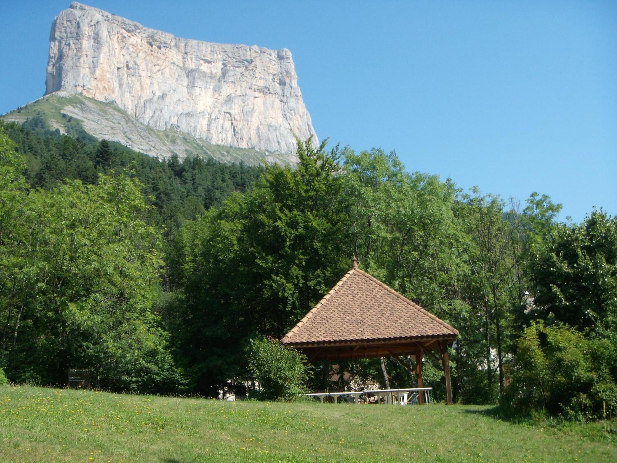 Hotel Au Gai Soleil du Mont-Aiguille à Chichilianne Extérieur photo